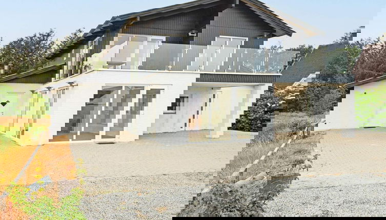 Photo 1 - 10 Person Holiday Home in Glesborg