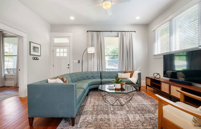 Modern Decor Walkable to Soco - Foto 1