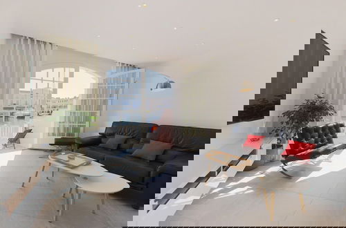 Photo 18 - Superb Vacation Home With Pontoon