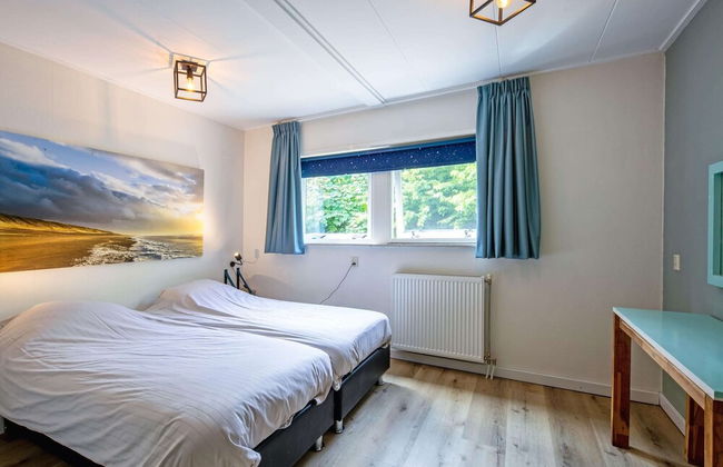 Cozy Holiday Home in Den Burg With hot tub - Foto 3