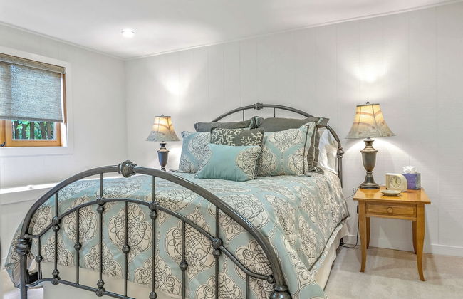 Carmel Romantic Escape for 2 - Photo 4