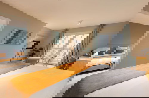 Foto 3 - Luxury Suite With air Conditioning, Near the Beach