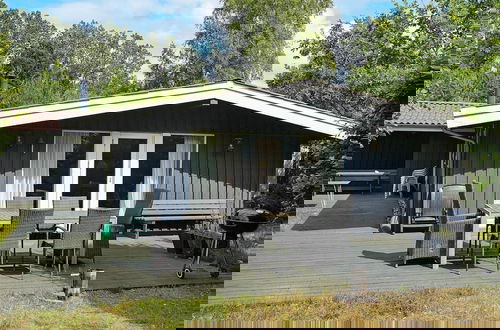 Foto 1 - 5 Person Holiday Home in Hojby