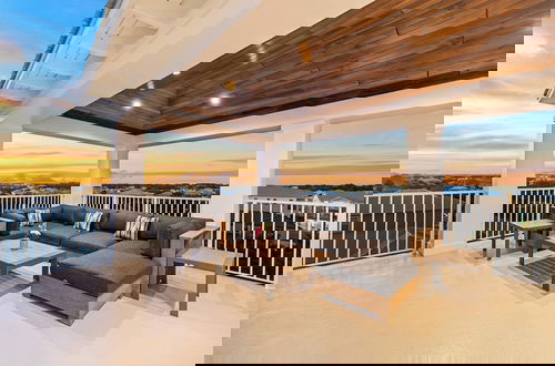Foto 61 - Emerald Sunset by Avantstay 9bdr Villa Pool+game Room+rooftop+walk to Beach