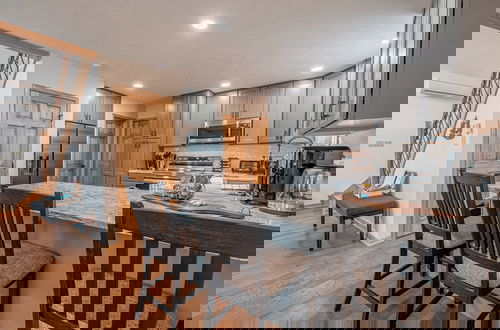 Photo 13 - NEW Large Group Summer Getaway W/hot Tub + Game Room!