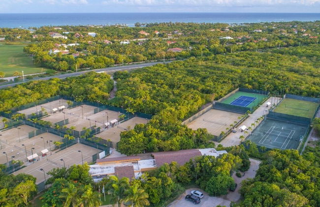 New Lake Front Villa in Golf and Beach Resort - Foto 46