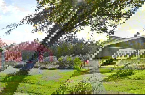 Foto 1 - 4 Person Holiday Home in Bralanda-by Traum