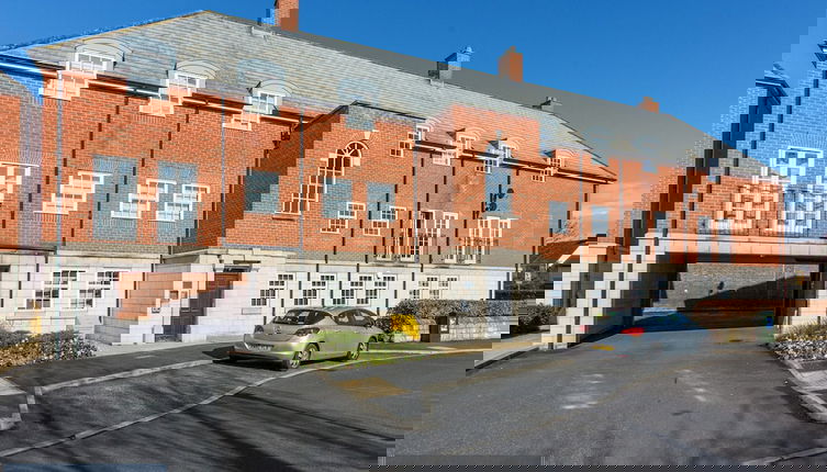 Photo 1 - Doncaster Ground Floor Apartment