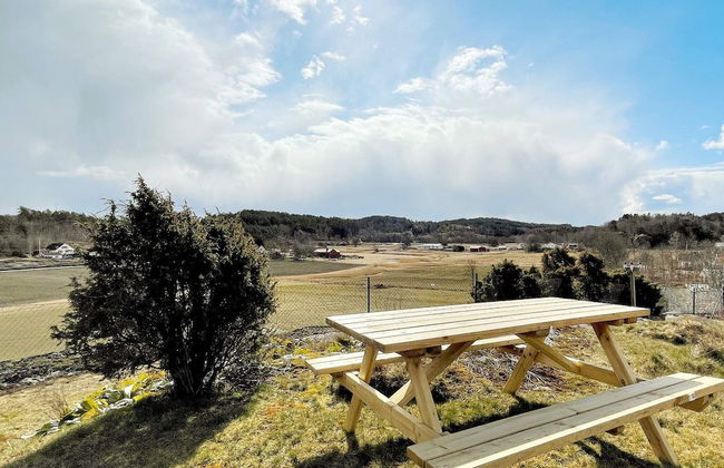 7 Person Holiday Home in Hjalteby - Foto 4