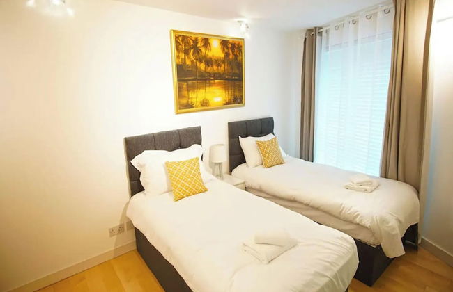Superior Canary Wharf O2 Arena 2Bed - Photo 4