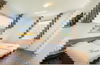 Foto 3 - Luxury Villa With Eight Bathrooms Located in a National Park