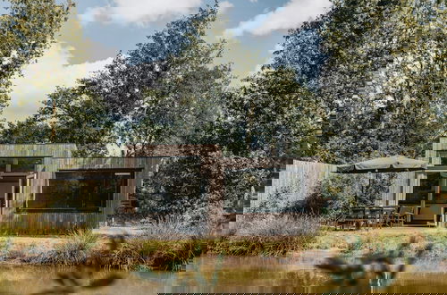 Foto 1 - Modern Waterfront Lodge, Located Within Green Surroundings