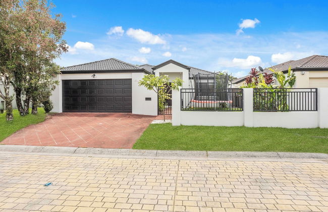 Waterfront Canal Escape in Burleigh - Foto 1