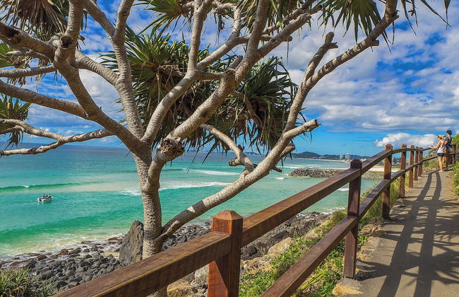 Beachfront Burleigh Getaway - Photo 12