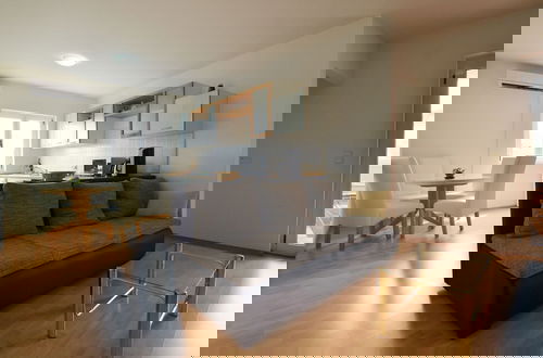 Foto 10 - Spacious Apartment With Loggia
