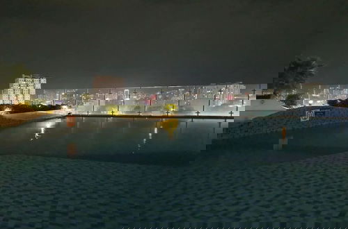 Foto 51 - Sunrise City View Apartment