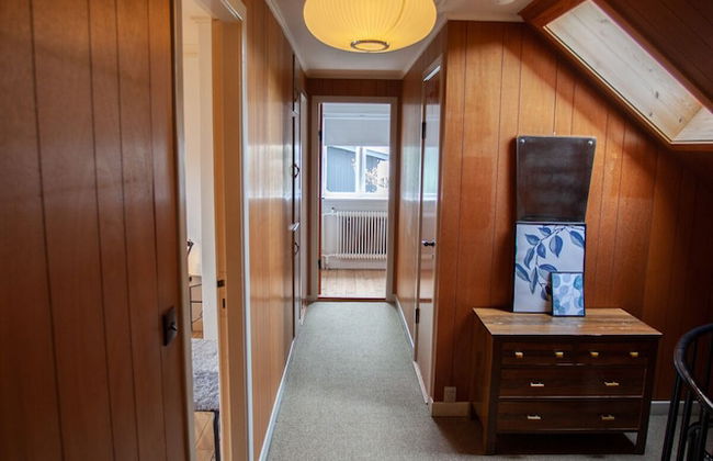 3 Storey 5 Bedroom, 3 Bathroom House in the Center of Tórshavn - Photo 7