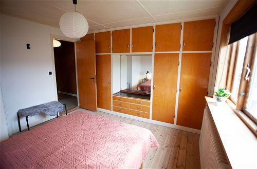 Foto 5 - 3 Storey 5 Bedroom, 3 Bathroom House in the Center of Tórshavn