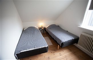 Foto 3 - 3 Storey 5 Bedroom, 3 Bathroom House in the Center of Tórshavn
