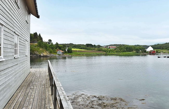 8 Person Holiday Home in Lesund - Foto 31
