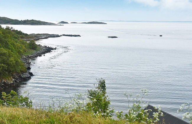 8 Person Holiday Home in Lesund - Photo 28