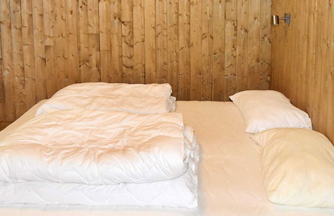 8 Person Holiday Home in Lesund - Photo 7