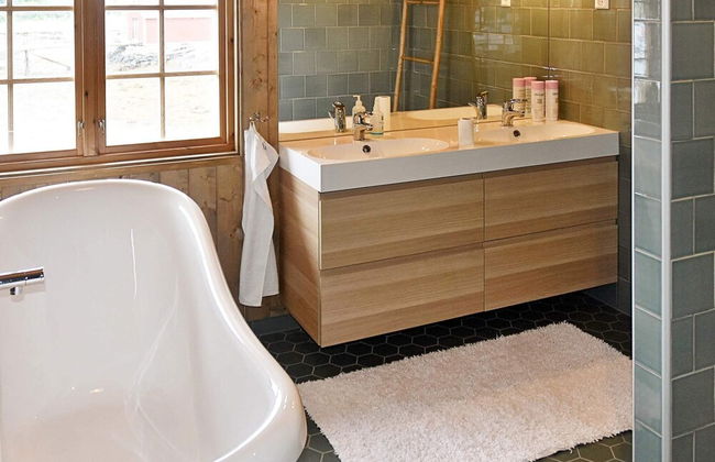 8 Person Holiday Home in Lesund - Photo 23