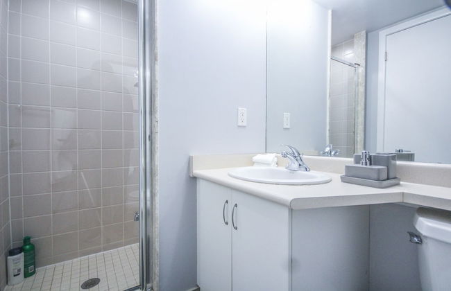 Sarkar Suites - Fort York Blvd - Foto 16