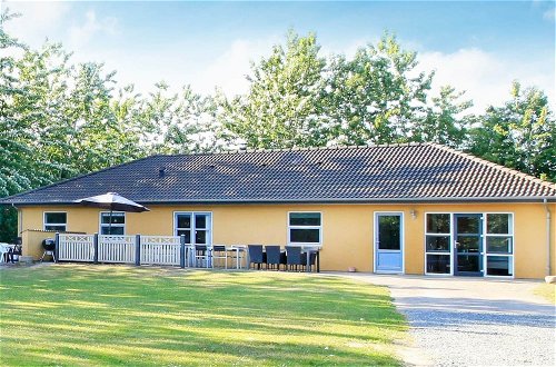 Photo 1 - 12 Person Holiday Home in Hojslev
