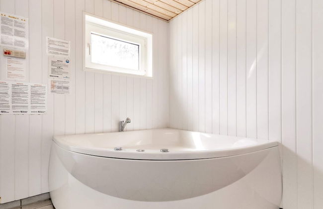 8 Person Holiday Home in Hadsund - Foto 16