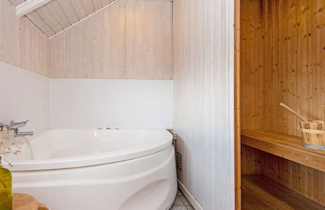 8 Person Holiday Home in Harboore - Foto 9