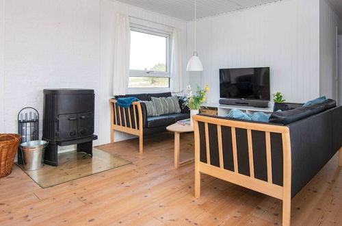 Foto 7 - Simplistic Holiday Home in Oksbøl near Sea