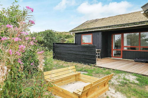 Foto 20 - Simplistic Holiday Home in Oksbøl near Sea