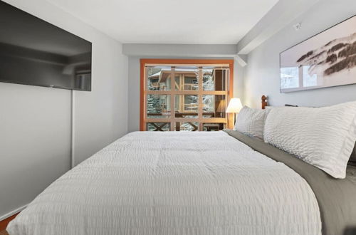 Foto 3 - TOP FLOOR in Panorama Resort | TRUE Ski In/Out | Indoor Access to Pool & HotTubs