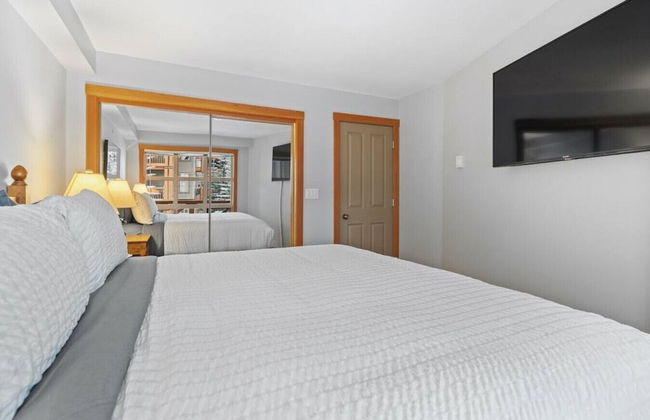 TOP FLOOR in Panorama Resort | TRUE Ski In/Out | Indoor Access to Pool & HotTubs - Foto 2