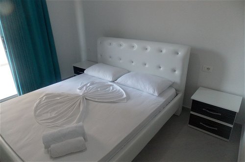 Photo 6 - Doka Luxury Apartments