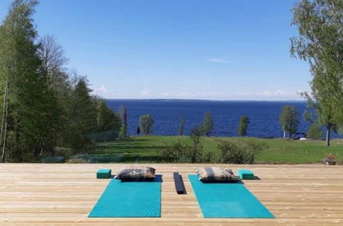 Photo 13 - Stunning Sleeps 9 Lakeview Loghome, Spa & Yoga