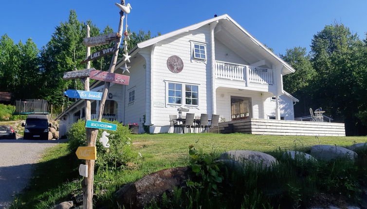 Photo 1 - Stunning 8-bed Cabin at Lake Skagern