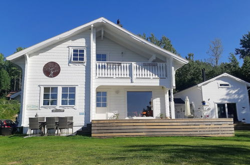 Photo 38 - Stunning 8-bed Cabin at Lake Skagern