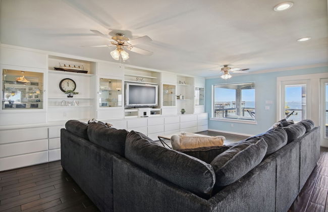 Harbor View Breeze - Photo 1