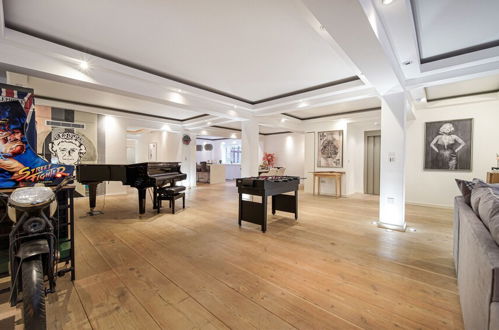 Photo 21 - Exquisite 2400sqft 3 Bed Brick Lane Pad