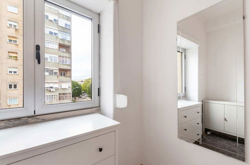 Photo 1 - Beautiful 1 Bedroom Apartment Near Benfica