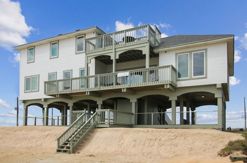 Photo 1 - Kahala Beachfront