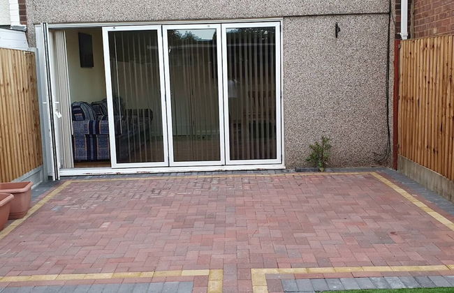 Lovely 5-bed House in Essex - Photo 32