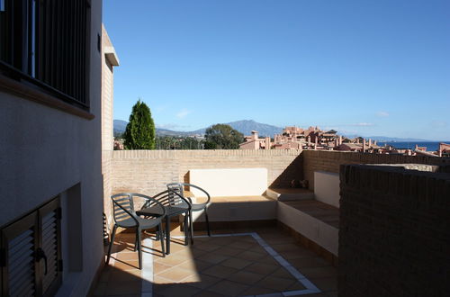 Foto 14 - Penthouse With Private Pool Near Beach