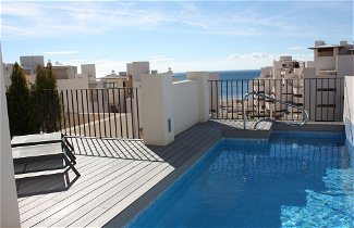 Foto 1 - Penthouse With Private Pool Near Beach