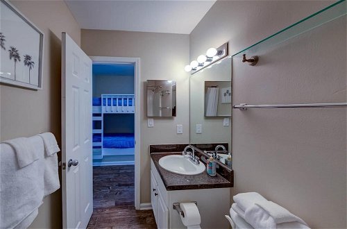 Foto 34 - Luxury Condo in the Action of Orange Beach With Pool and Beach Access