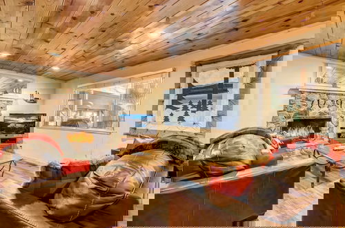 Foto 13 - Come Snuggle Up at Cozy Bear Cabin!