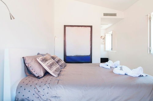 Photo 5 - JOIVY Lux & Spacious 1BR home w/ huge terrace, 5mins to Academy of Sciences