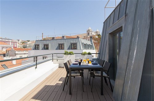Photo 28 - ALTIDO Lux & Spacious 1BR home w/ huge terrace, 5mins to Academy of Sciences